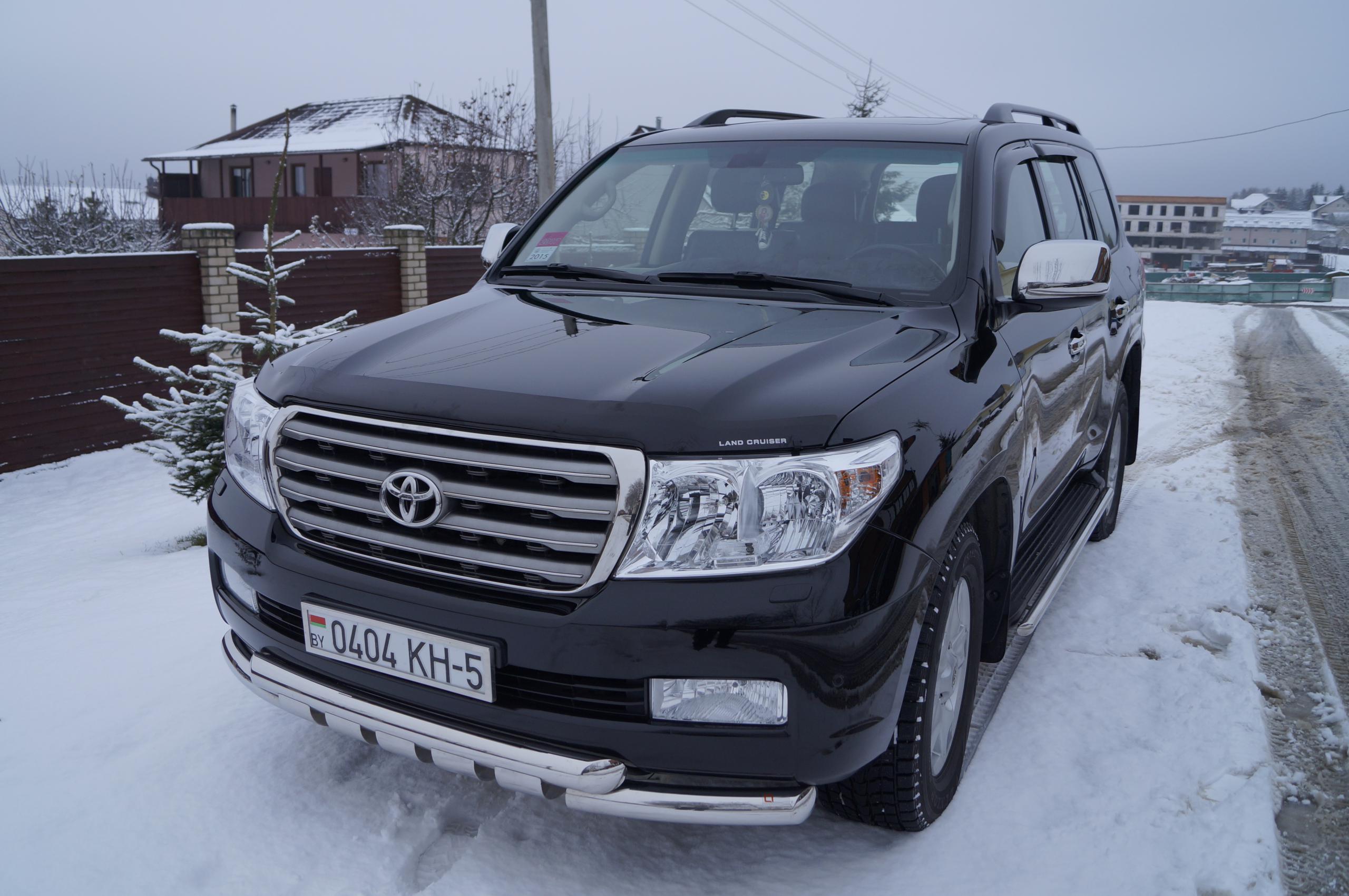 Купить крузер в казахстане. Toyota Land Cruiser v8 2010. Toyota Land Cruiser 200 2010. Тойота ленд Крузер 2010г. Land Cruiser 200 2010 кузов.