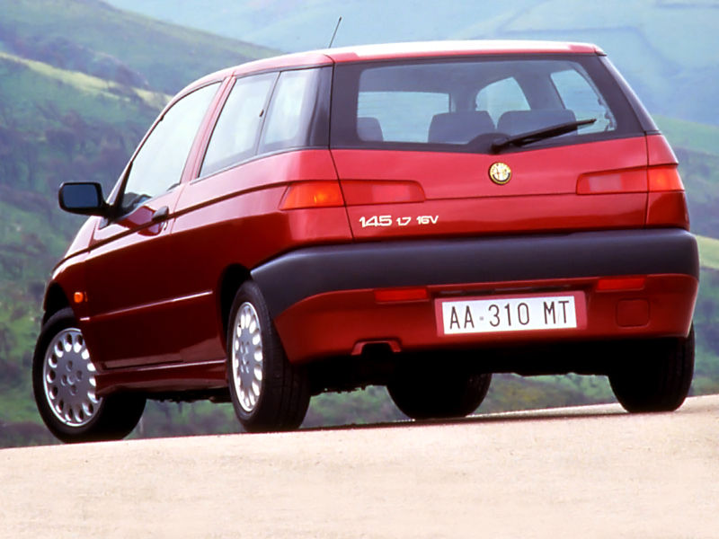 Alfa Romeo 145 is the red venom