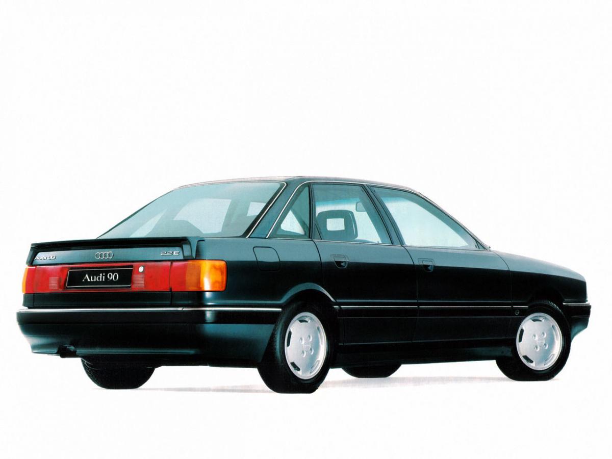 Каталог автомобилей Audi 90 90 II (B3) Седан, 1.6d MT (80 л.с.). Характеристики,