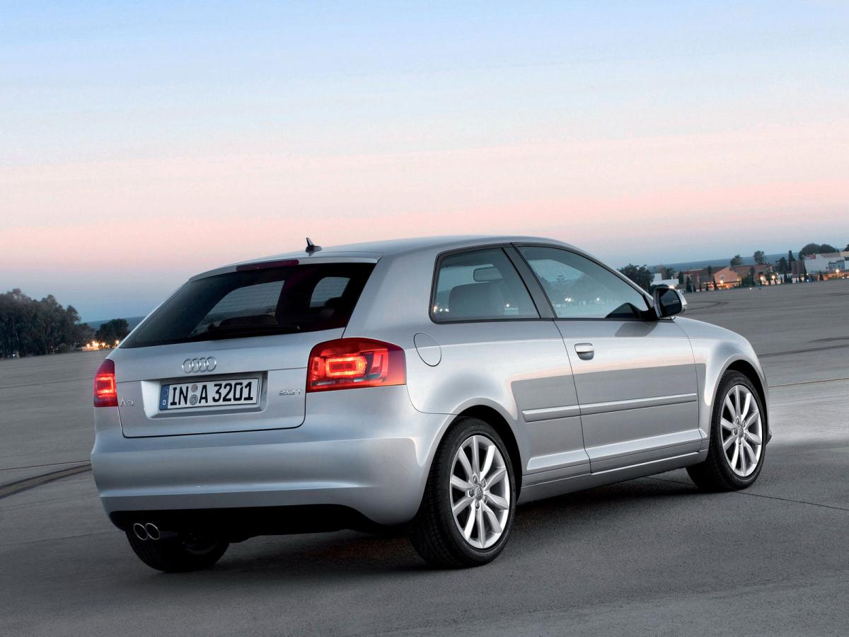 Каталог автомобилей Audi A3 A3 II (8P) Хэтчбек 3 дв., 1.6 AT (115 л.с.). Характе