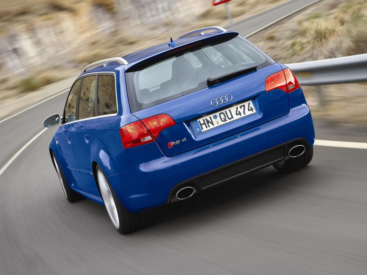 Каталог автомобилей Audi RS4 RS4 II (B7) Универсал 5 дв., 4.2 MT (420 л.с.) 4WD.