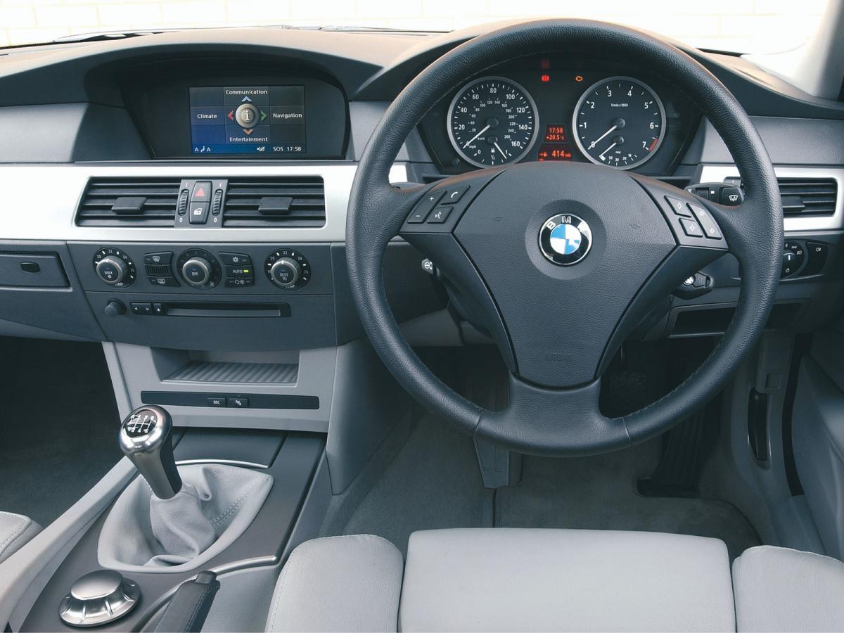 Каталог автомобилей BMW 5er 5er V (E6x) Седан, M5 5.0 MT (507 л.с.). Характерист