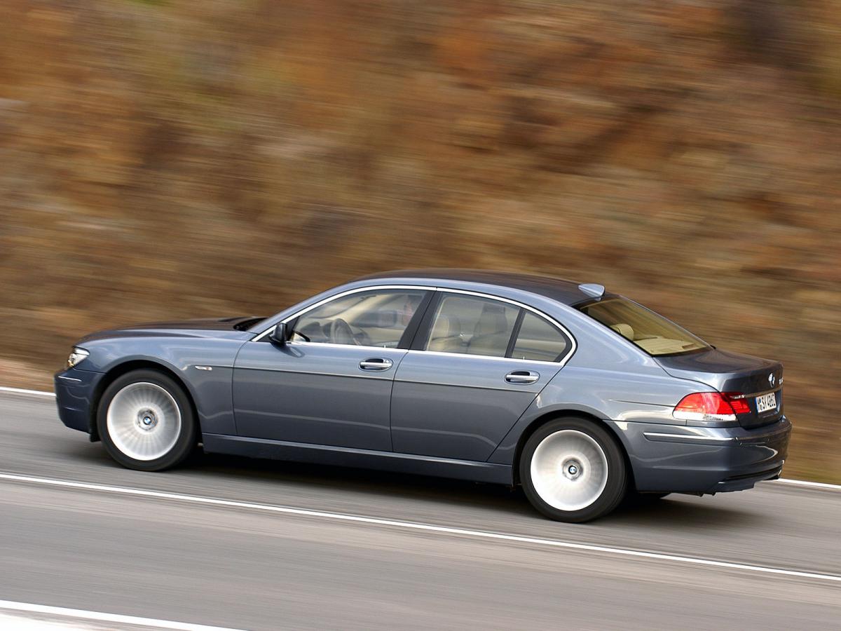 Бмв е65 системы. BMW e65 750i. BMW 7 e65. BMW 750i 2005. BMW 7 750i.