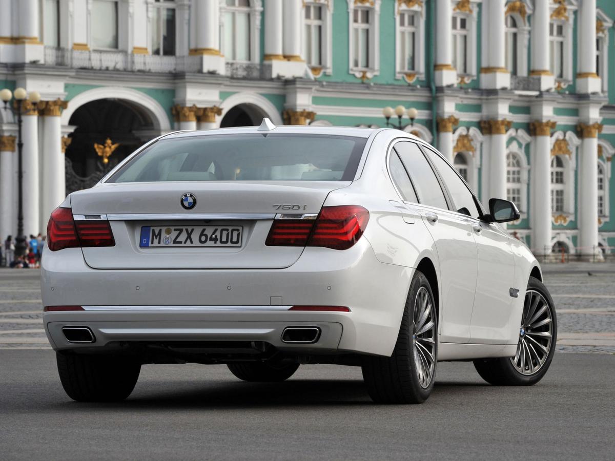 Каталог автомобилей BMW 7er 7er V (F01/F02/F04) Рестайлинг Седан, 730i 3.0 AT (2