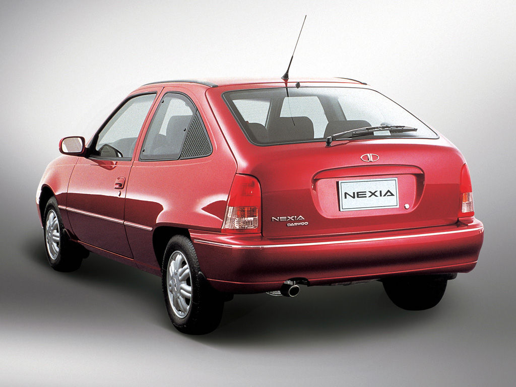 Нексия лс. Daewoo Nexia. Daewoo Nexia Hatchback. Daewoo Nexia i 1994. Нексия 1 хэтчбек.