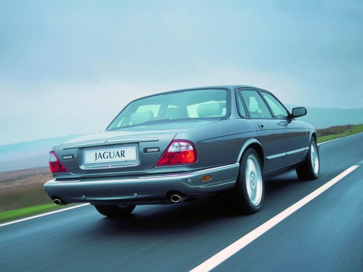 Ягуар XJ 5000