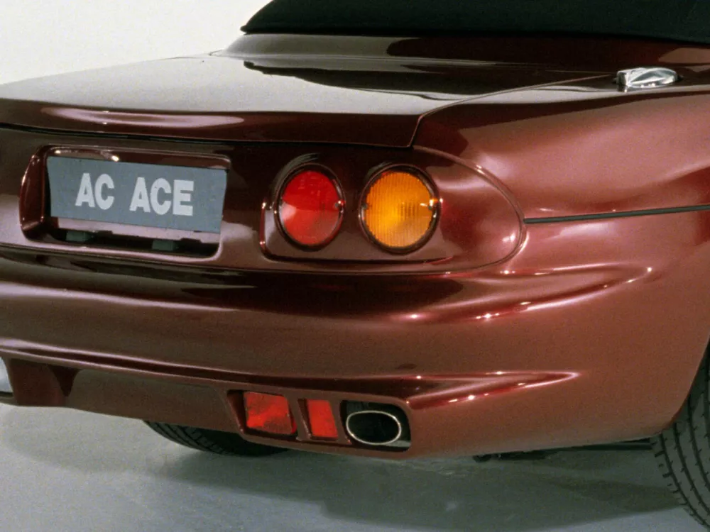 Автомобиль AC Ace Родстер