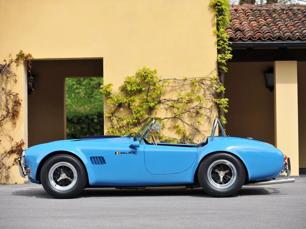 Автомобиль AC Cobra Mk IV Родстер
