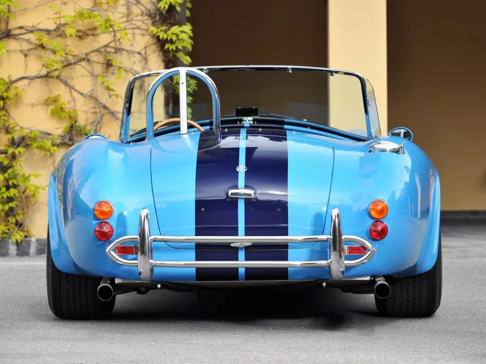 Автомобиль AC Cobra Mk IV Родстер