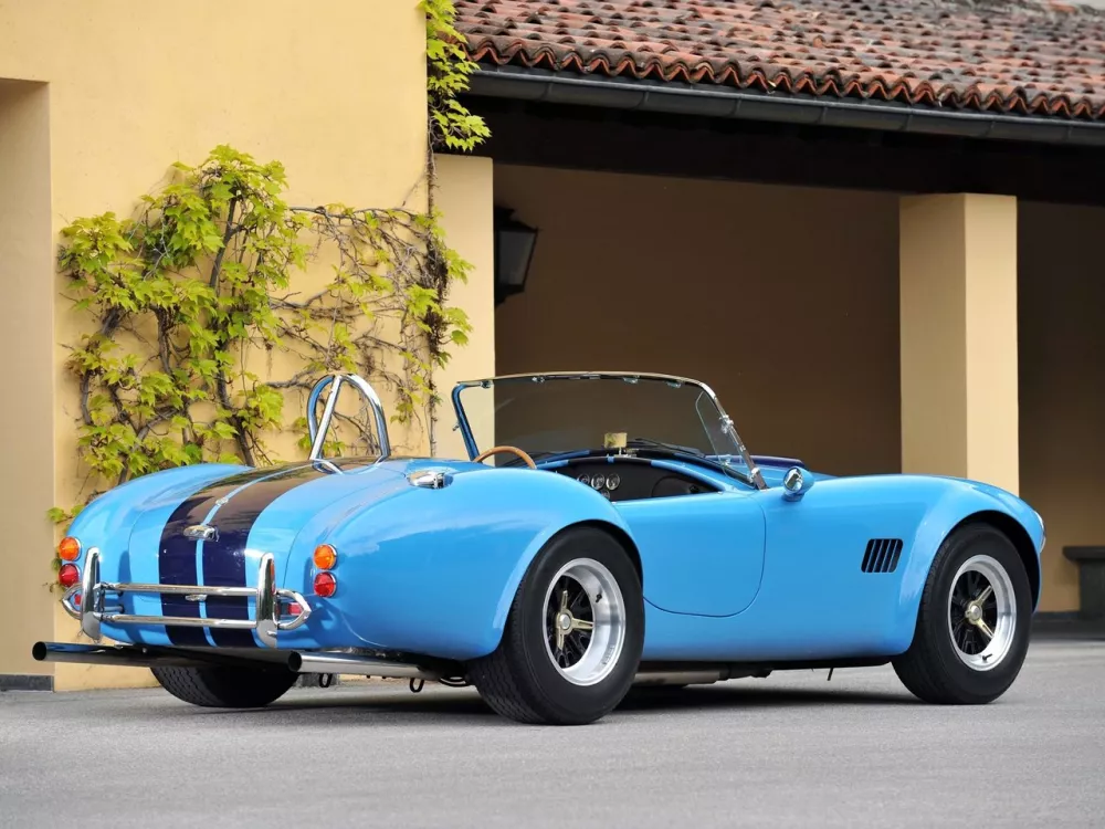 Автомобиль AC Cobra Mk IV Родстер