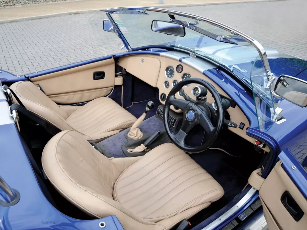 Автомобиль AC Cobra Mk V Родстер