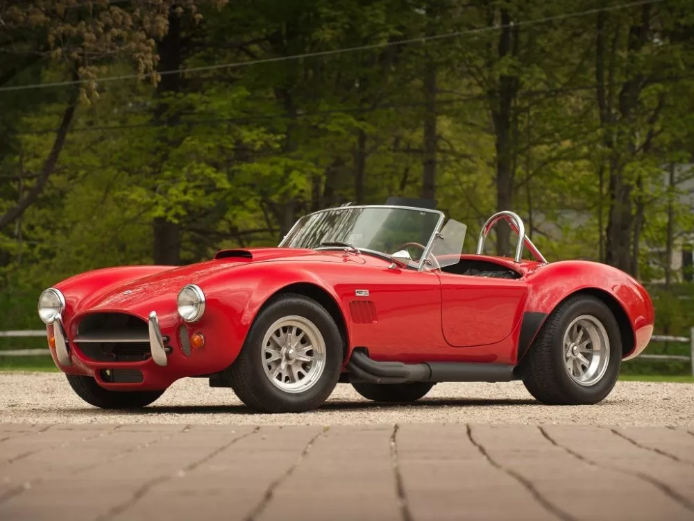 Автомобиль AC Cobra Mk III Родстер