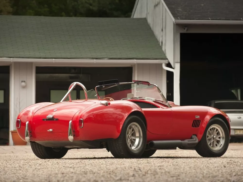 Автомобиль AC Cobra Mk III Родстер