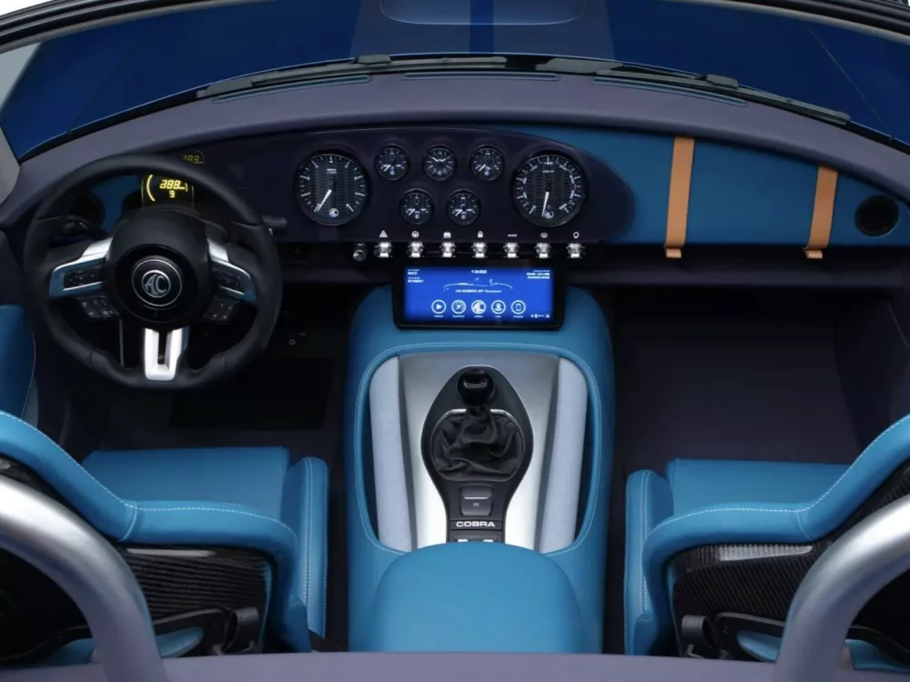 Автомобиль AC Cobra GT Родстер Roadster