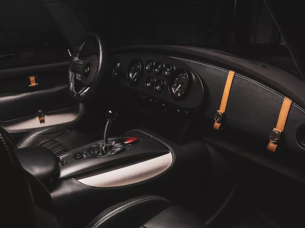 Автомобиль AC Cobra GT Родстер Roadster