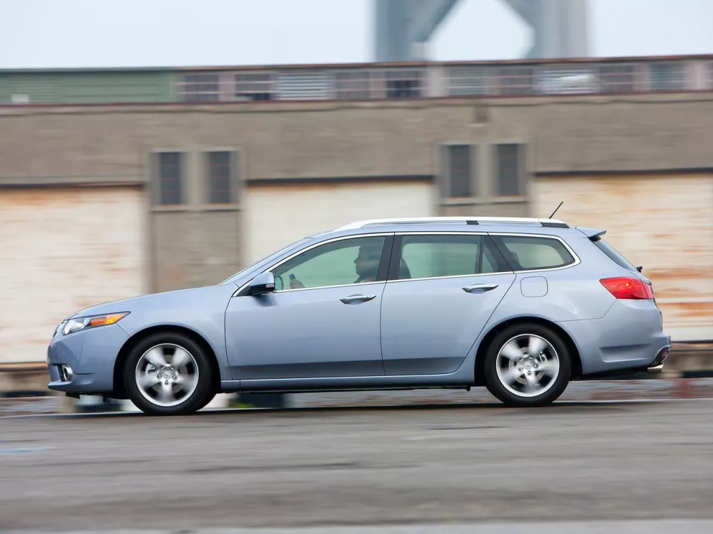 Автомобиль Acura TSX II Универсал (5 дверей)