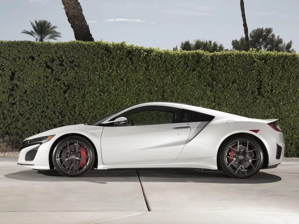 Автомобиль Acura NSX II Купе