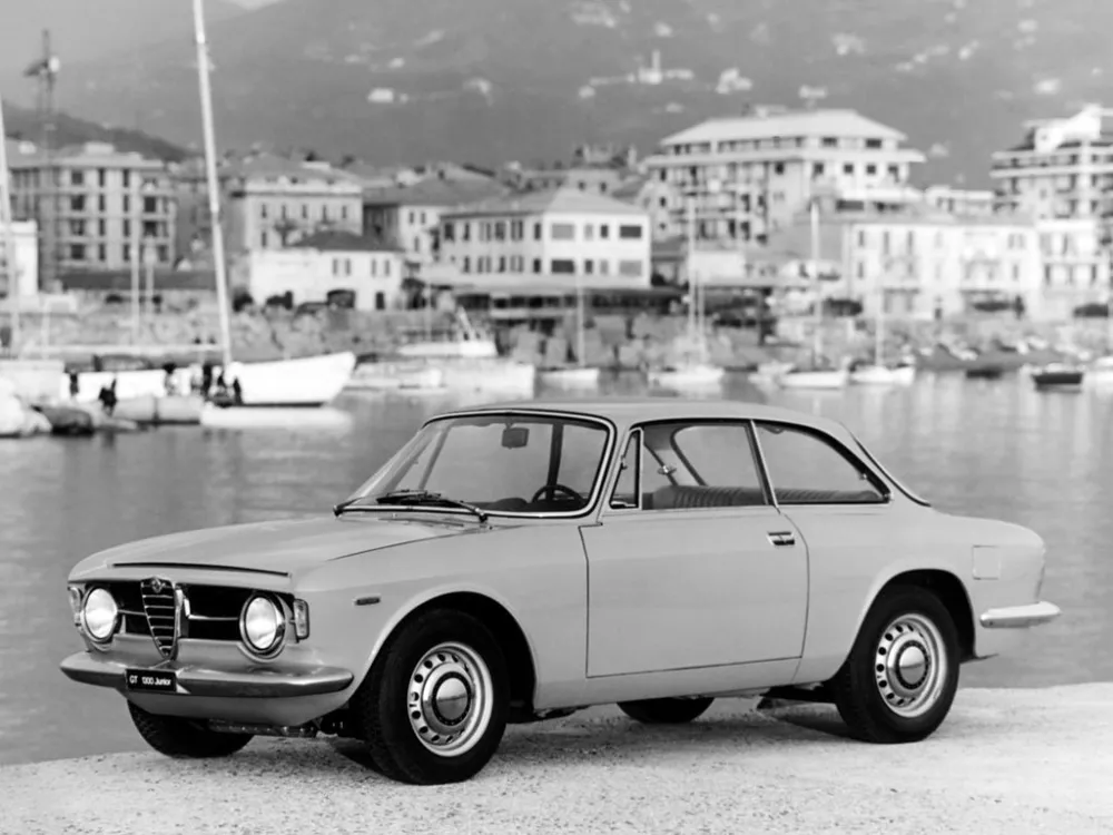 Автомобиль Alfa Romeo 105/115 Купе