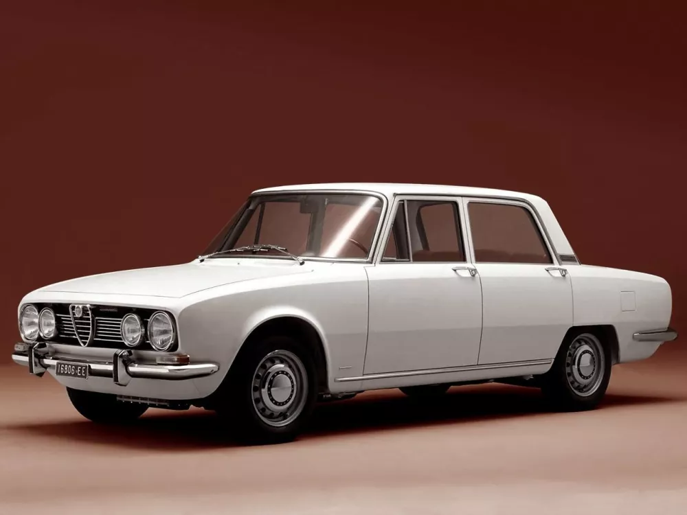 Автомобиль Alfa Romeo 105/115 Седан 1750/2000 Berlina