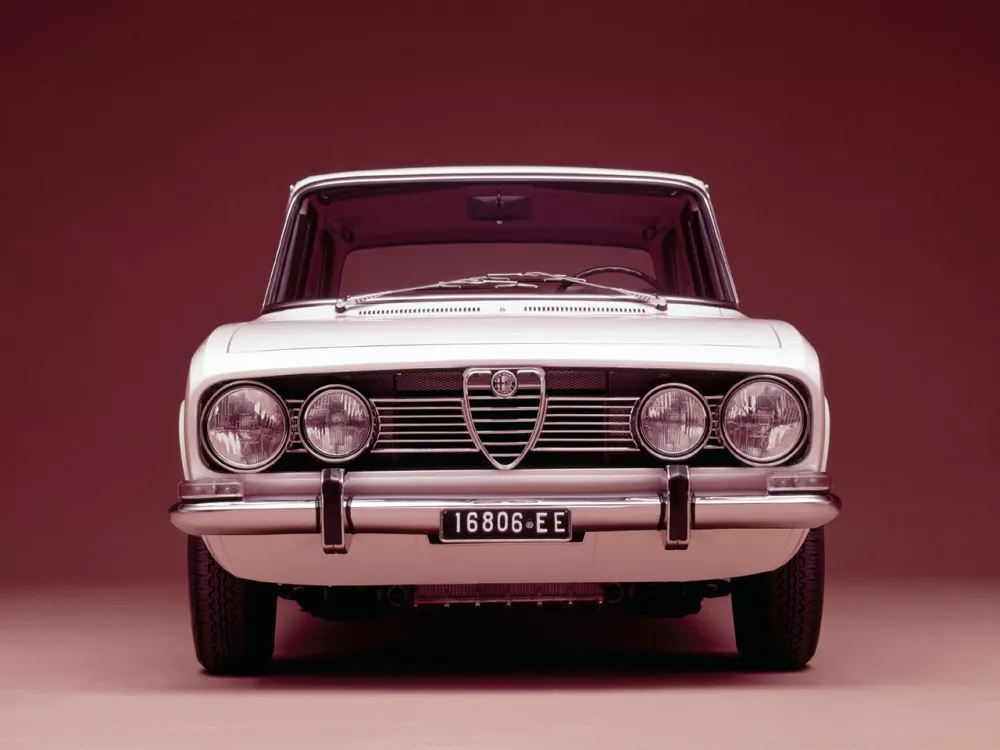 Автомобиль Alfa Romeo 105/115 Седан 1750/2000 Berlina