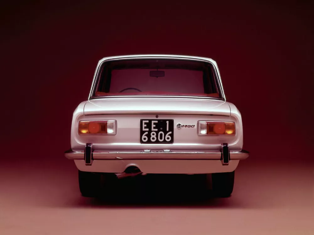 Автомобиль Alfa Romeo 105/115 Седан 1750/2000 Berlina