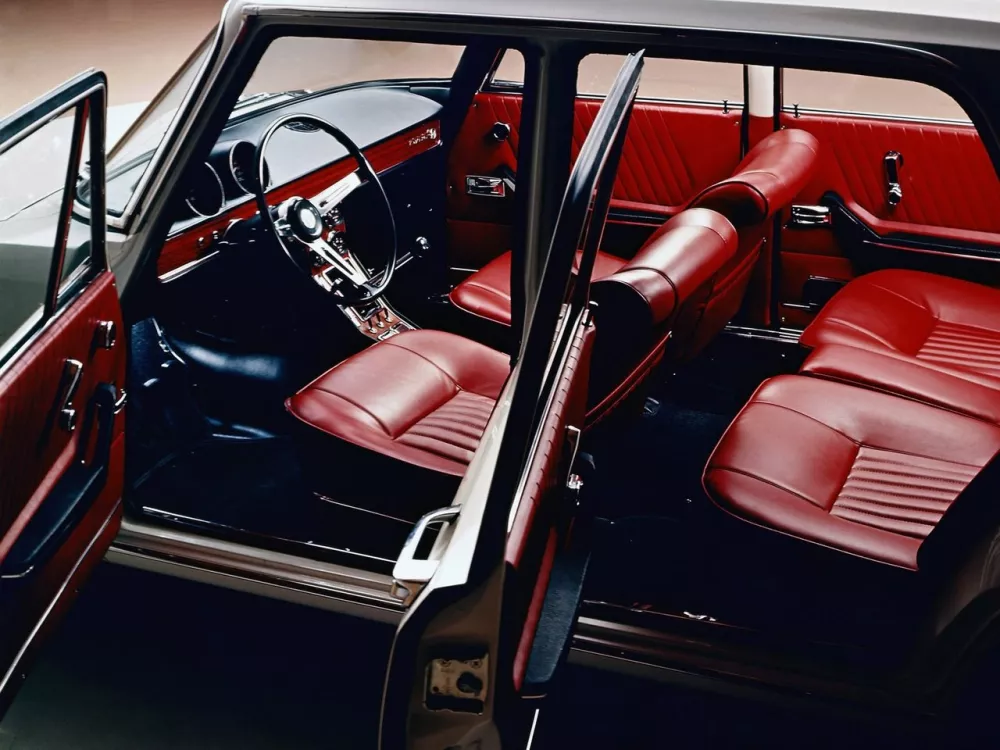 Автомобиль Alfa Romeo 105/115 Седан 1750/2000 Berlina