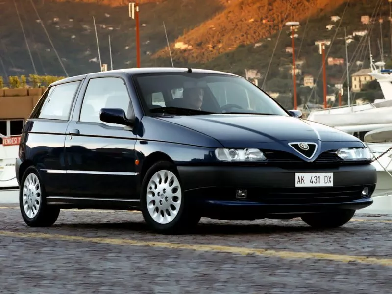 Автомобиль Alfa Romeo 145 I Хэтчбек (3 двери)