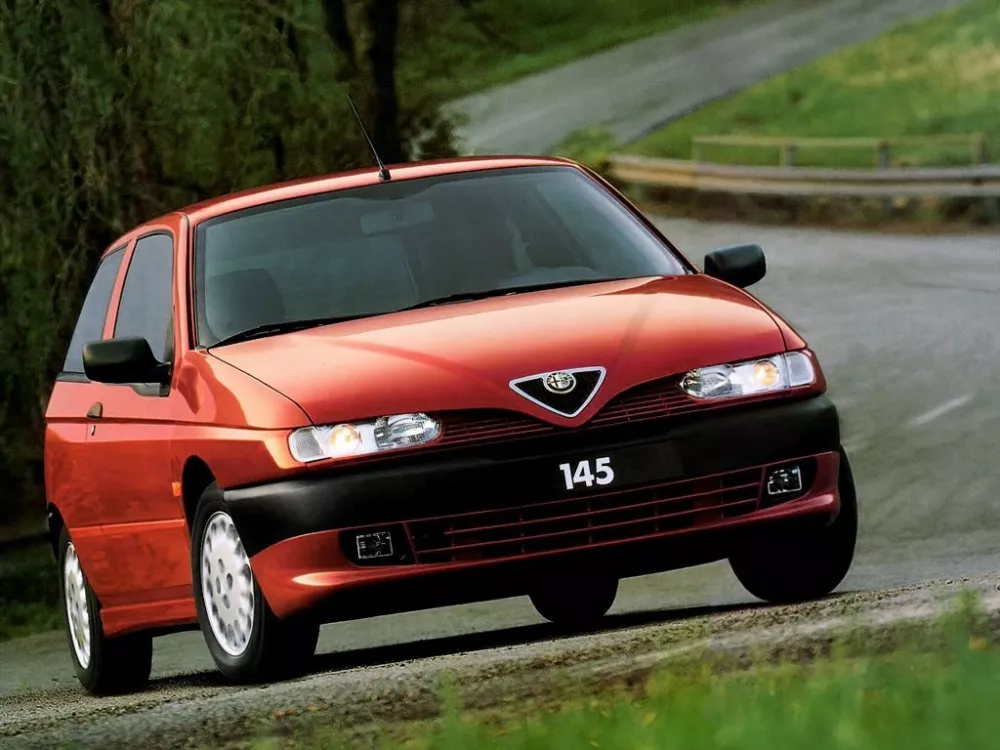 Автомобиль Alfa Romeo 145 I Хэтчбек (3 двери)