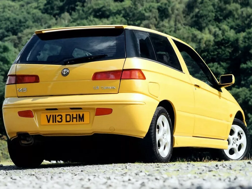 Автомобиль Alfa Romeo 145 I Хэтчбек (3 двери)