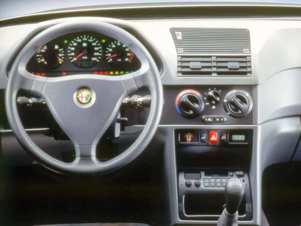 Автомобиль Alfa Romeo 145 I Хэтчбек (3 двери)