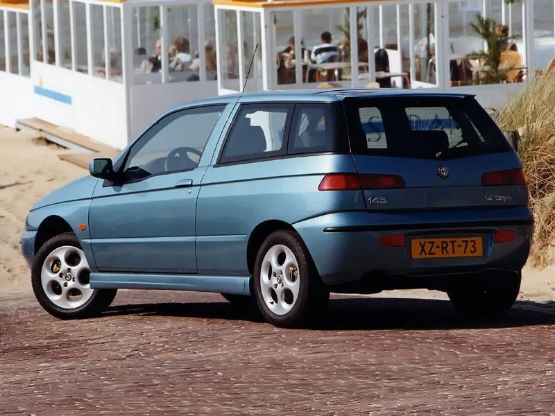 Автомобиль Alfa Romeo 145 I Рестайлинг Хэтчбек (3 двери)