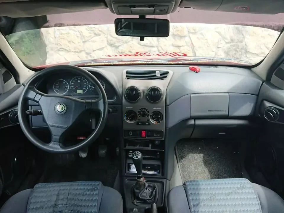 Автомобиль Alfa Romeo 145 I Рестайлинг Хэтчбек (3 двери)