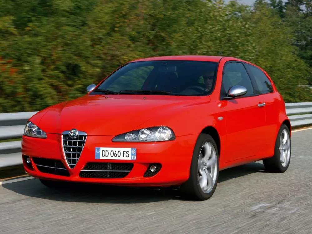 Автомобиль Alfa Romeo 147 I Рестайлинг Хэтчбек (3 двери)
