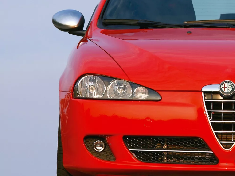 Автомобиль Alfa Romeo 147 I Рестайлинг Хэтчбек (3 двери)