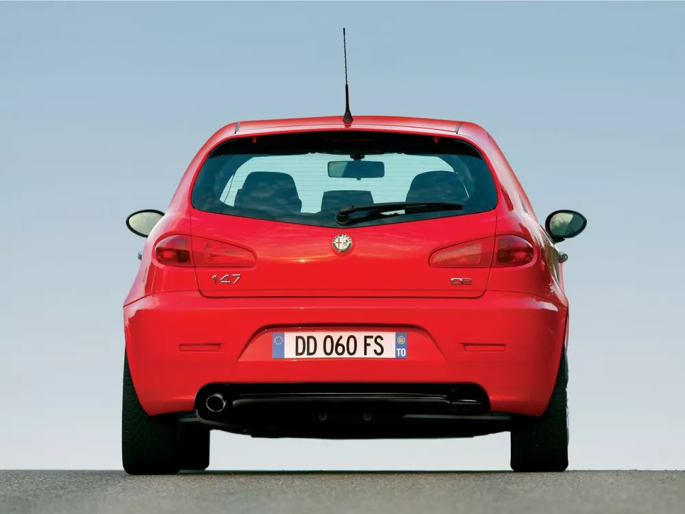 Автомобиль Alfa Romeo 147 I Рестайлинг Хэтчбек (3 двери)