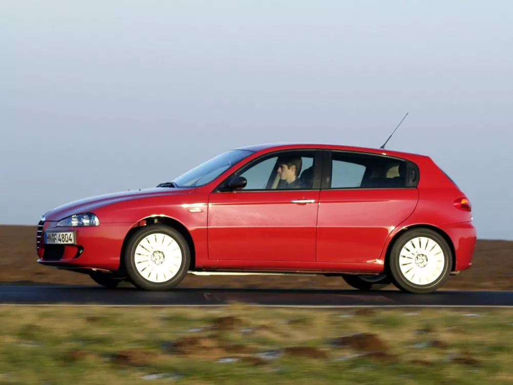 Автомобиль Alfa Romeo 147 I Рестайлинг Хэтчбек (5 дверей)