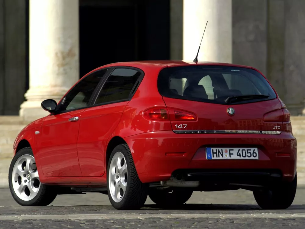 Автомобиль Alfa Romeo 147 I Рестайлинг Хэтчбек (5 дверей)