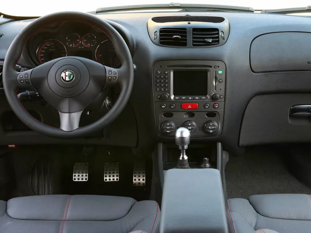 Автомобиль Alfa Romeo 147 I Рестайлинг Хэтчбек (5 дверей)