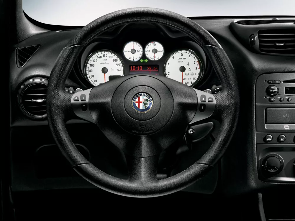 Автомобиль Alfa Romeo 147 I Рестайлинг Хэтчбек (5 дверей)