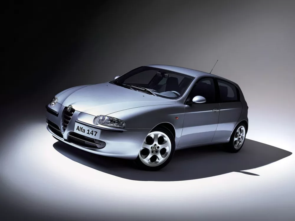 Автомобиль Alfa Romeo 147 I Хэтчбек (5 дверей)