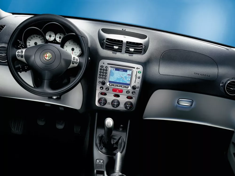 Автомобиль Alfa Romeo 147 I Хэтчбек (5 дверей)