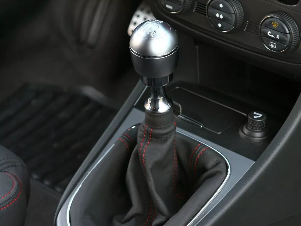 Автомобиль Alfa Romeo 147 I Рестайлинг Хэтчбек (5 дверей)