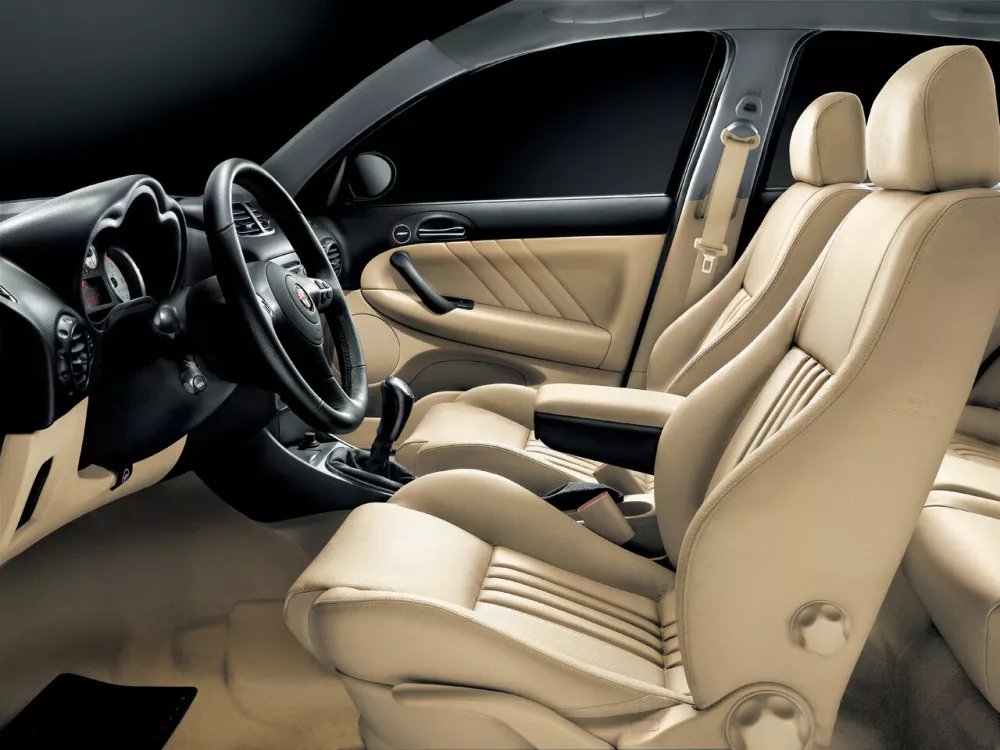 Автомобиль Alfa Romeo 147 I Рестайлинг Хэтчбек (5 дверей)