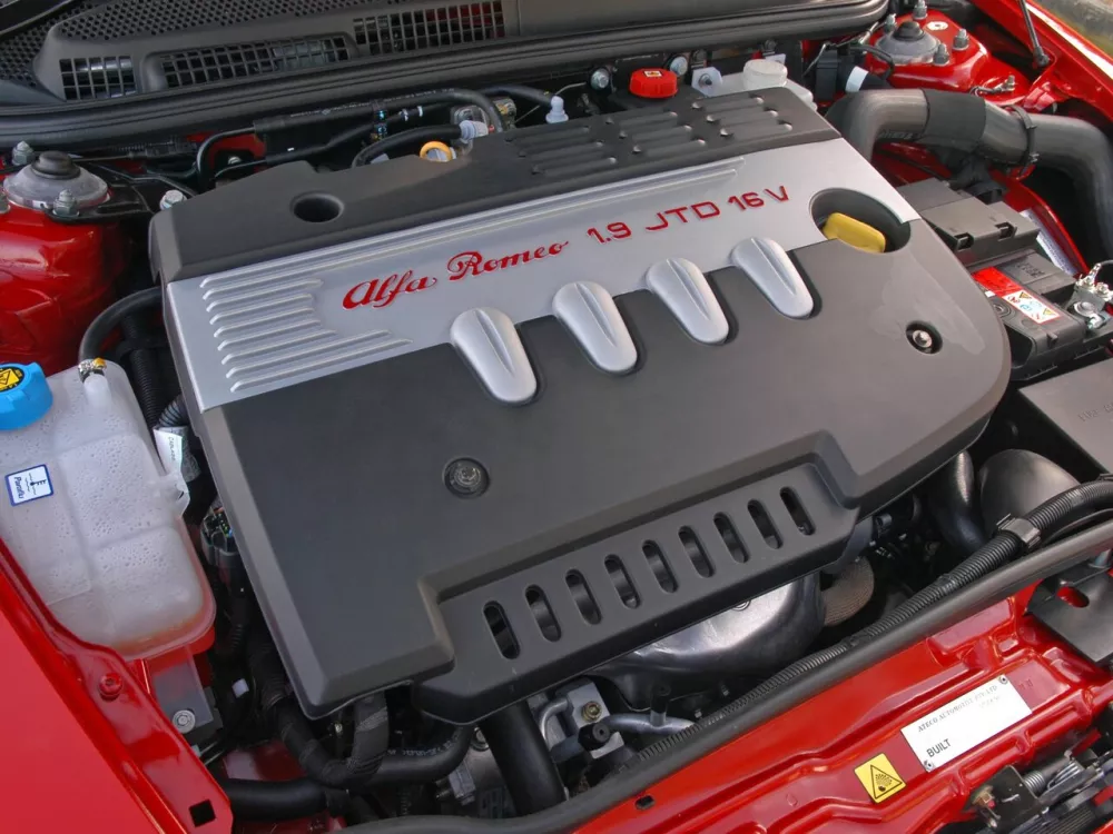 Автомобиль Alfa Romeo 147 I Рестайлинг Хэтчбек (5 дверей)