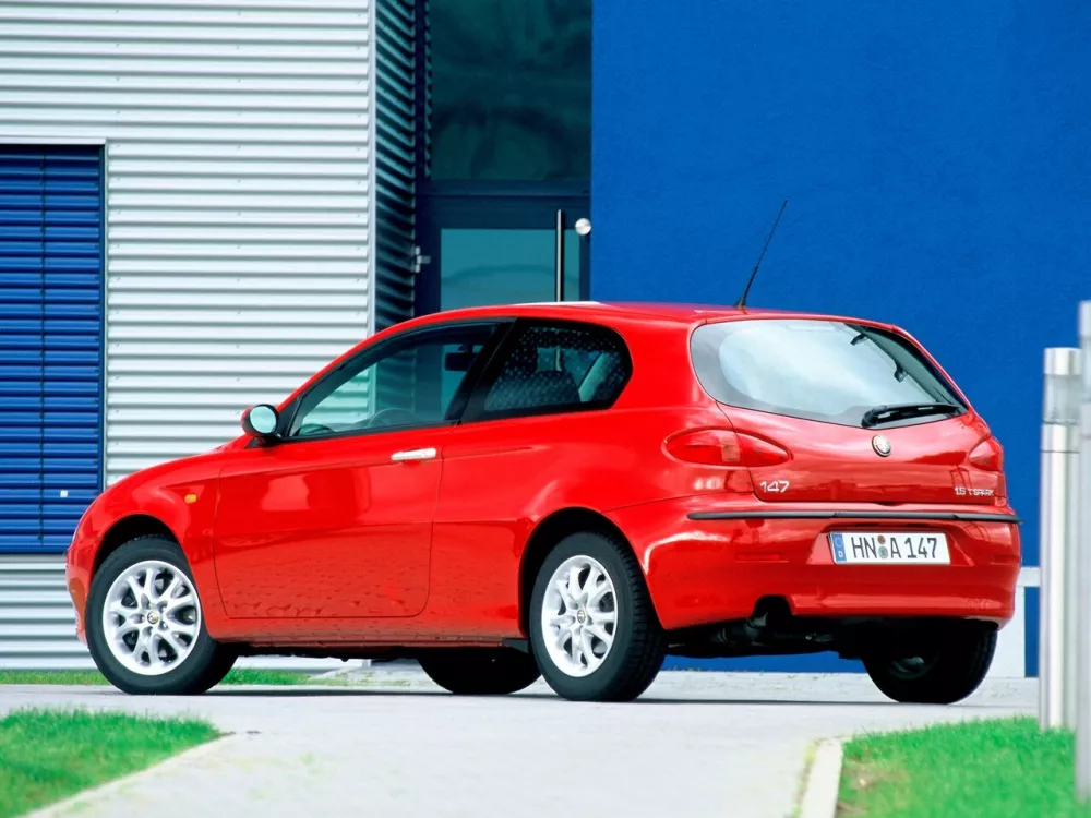Автомобиль Alfa Romeo 147 I Хэтчбек (3 двери)