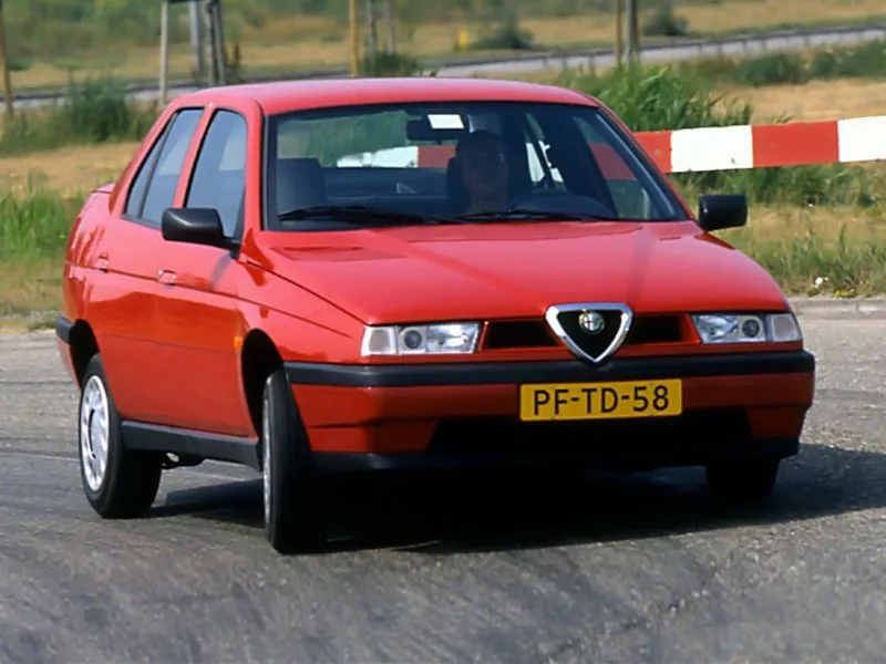 Автомобиль Alfa Romeo 155 I Рестайлинг Седан