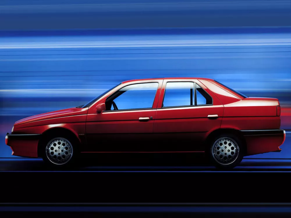 Автомобиль Alfa Romeo 155 I Седан