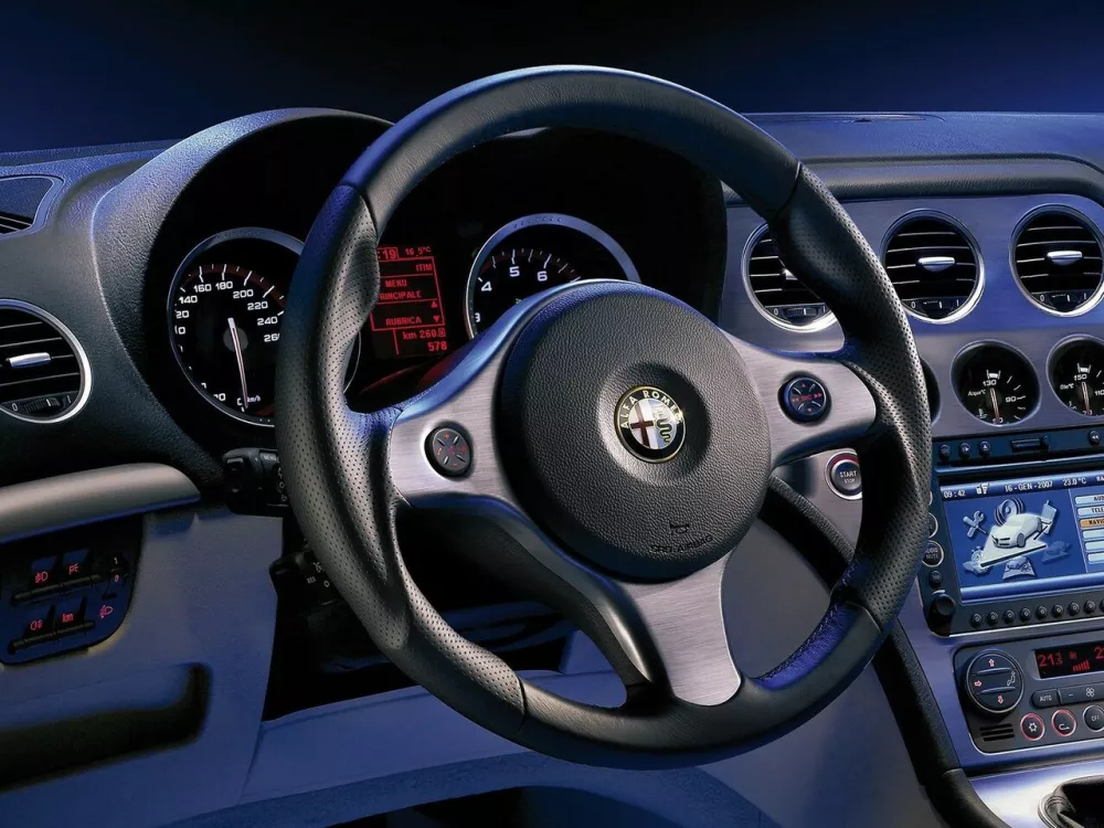 Автомобиль Alfa Romeo 159 Седан