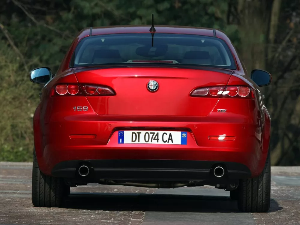 Автомобиль Alfa Romeo 159 Седан