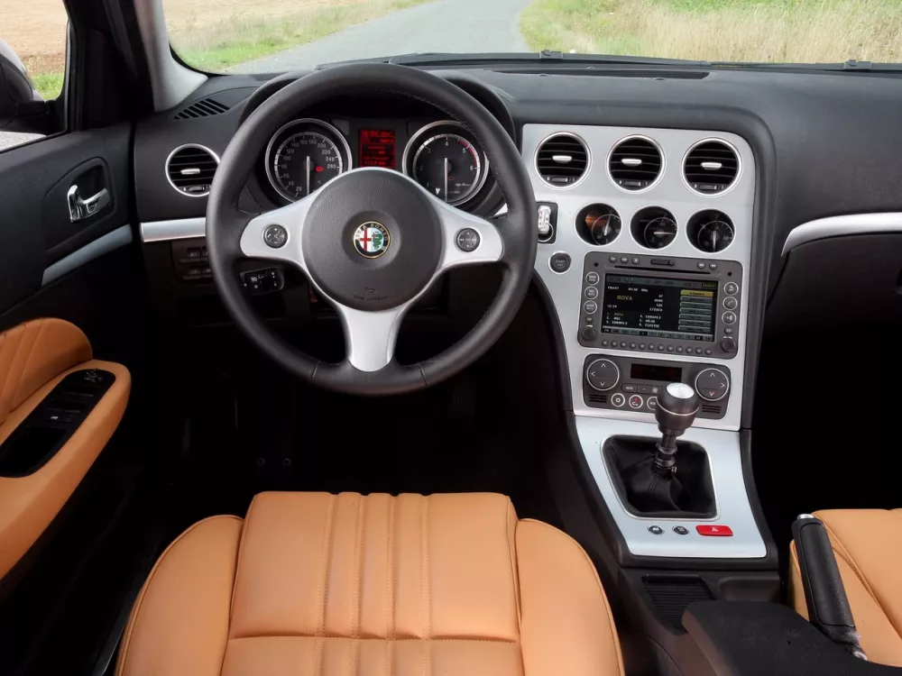 Автомобиль Alfa Romeo 159 Седан